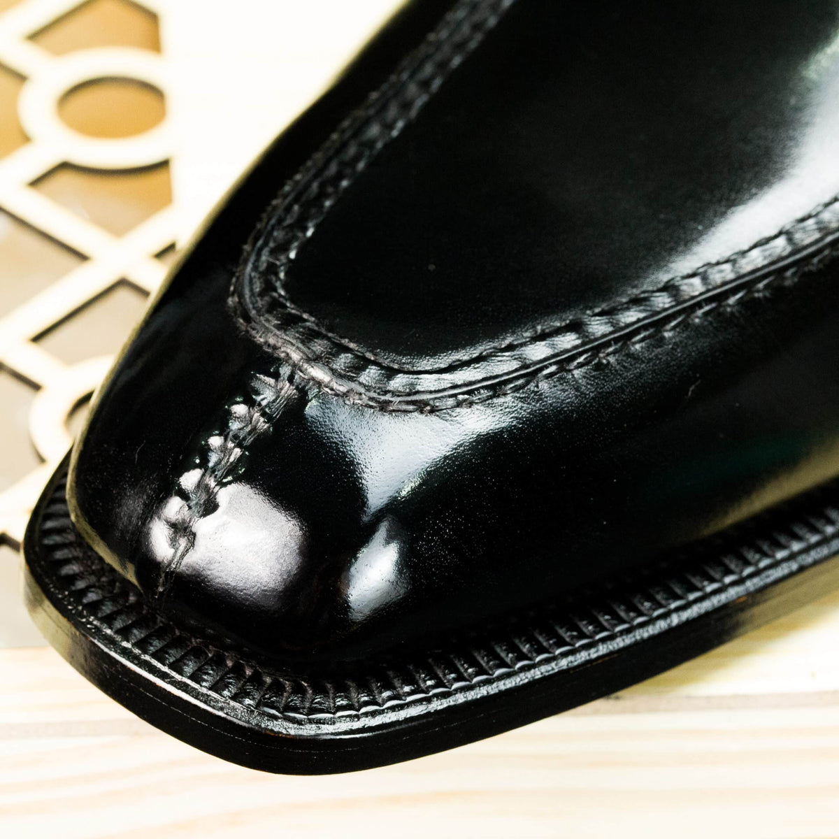 5 Eyelets Split Toe Derby