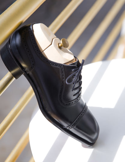 Black Adelaide Oxford