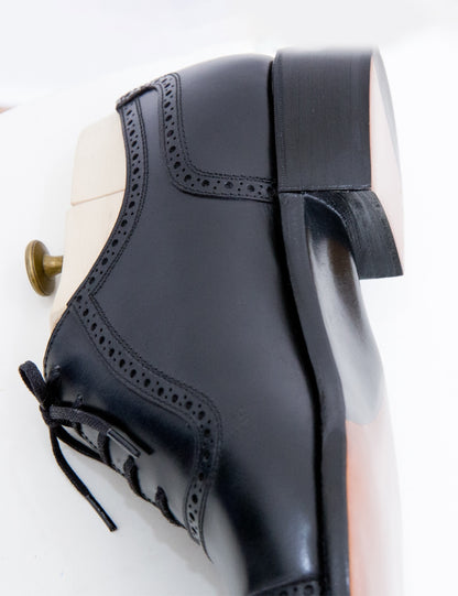 Black Adelaide Oxford