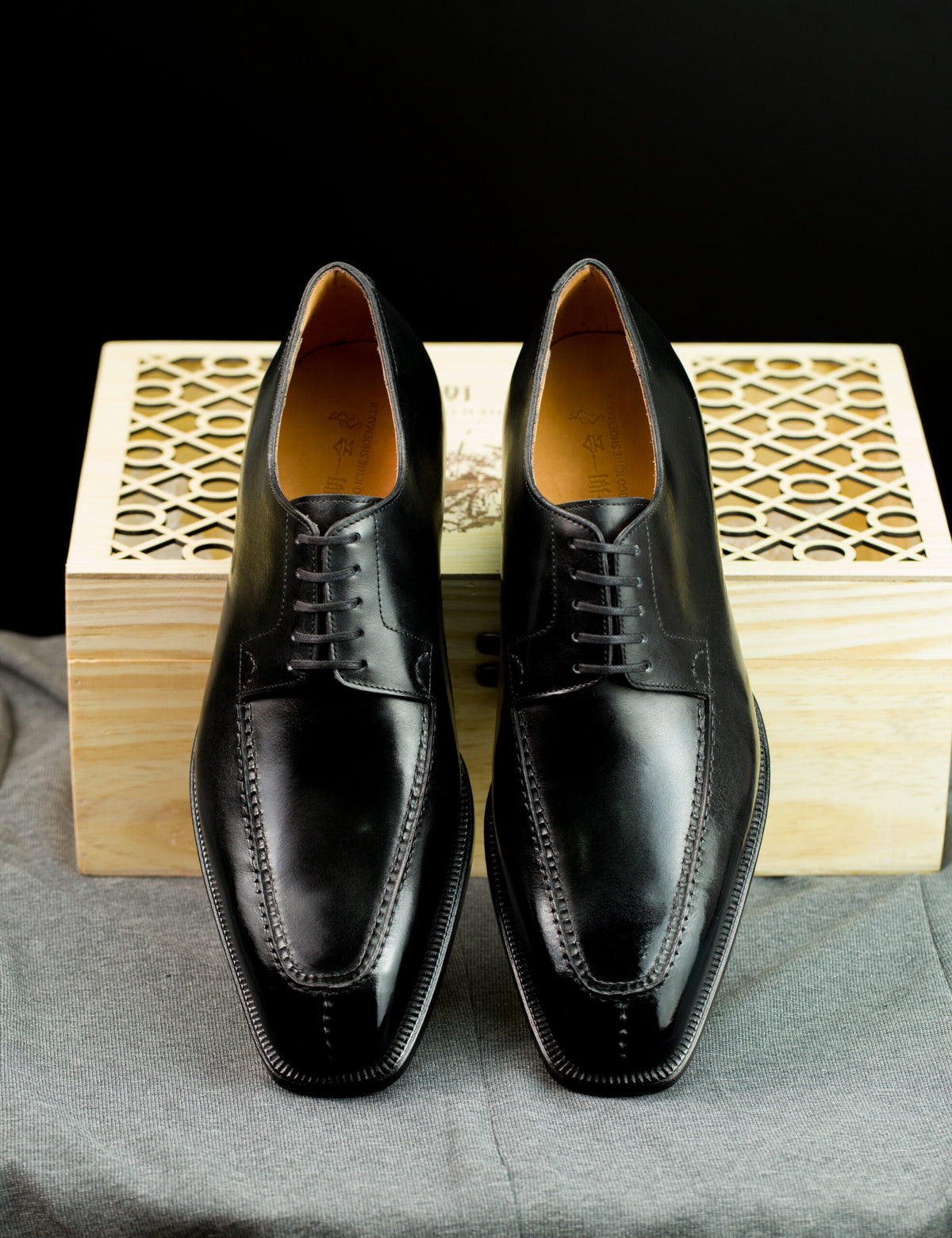 5 Eyelets Split Toe Derby