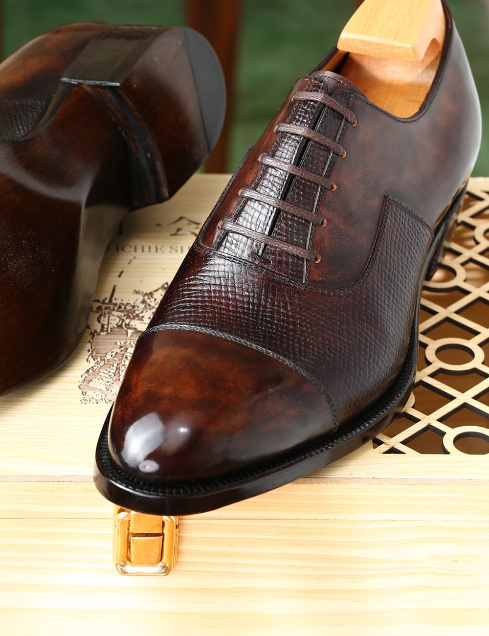Arnold – Dark Brown Hatch Grain Oxford