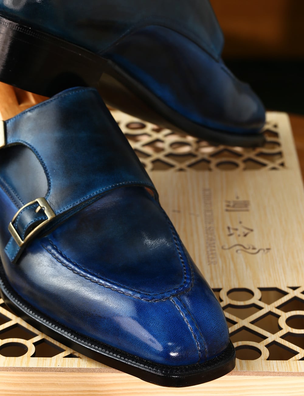 Charlie – Double Monk Strap with Chain Stitch Apron