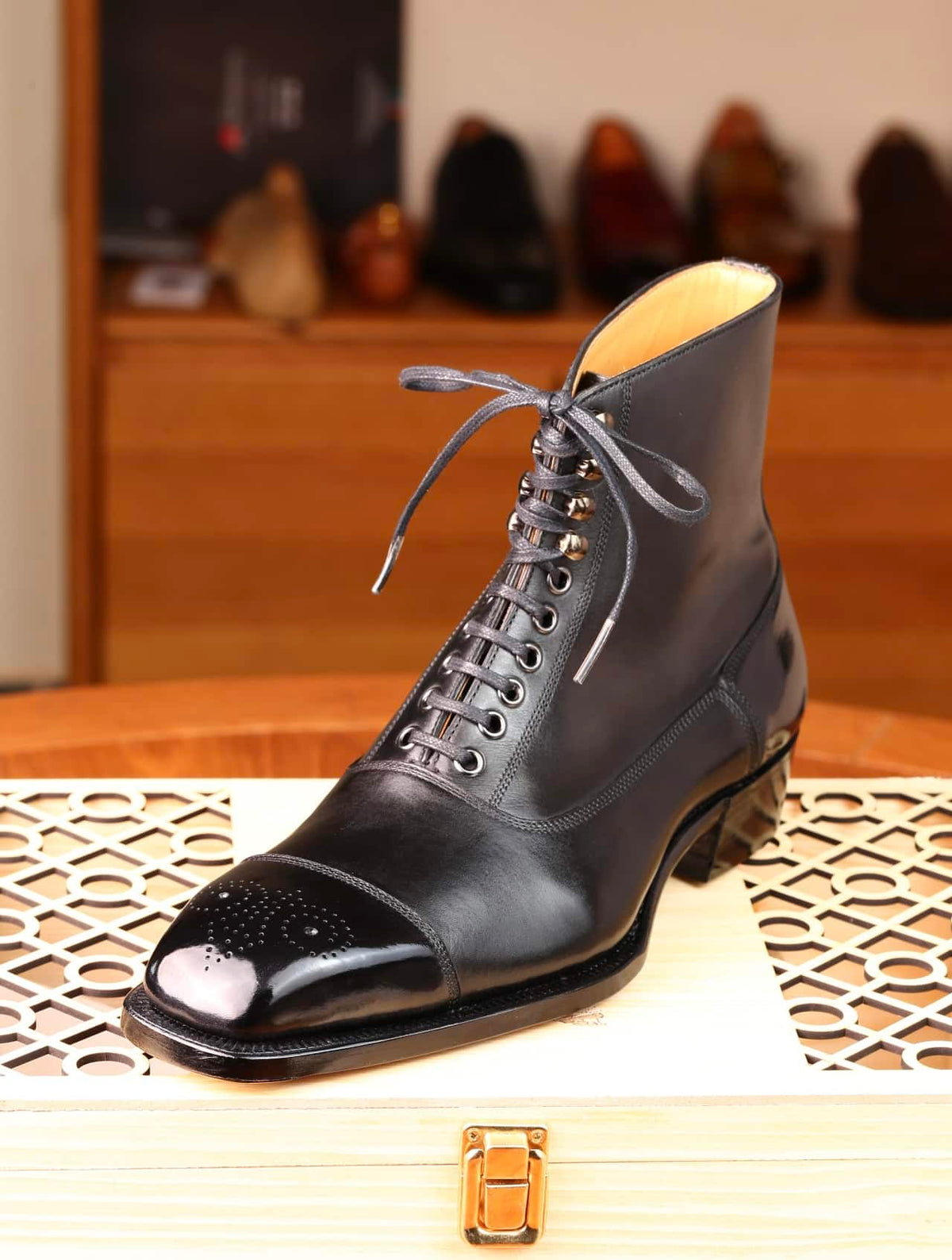 Vintage Boots Model BH