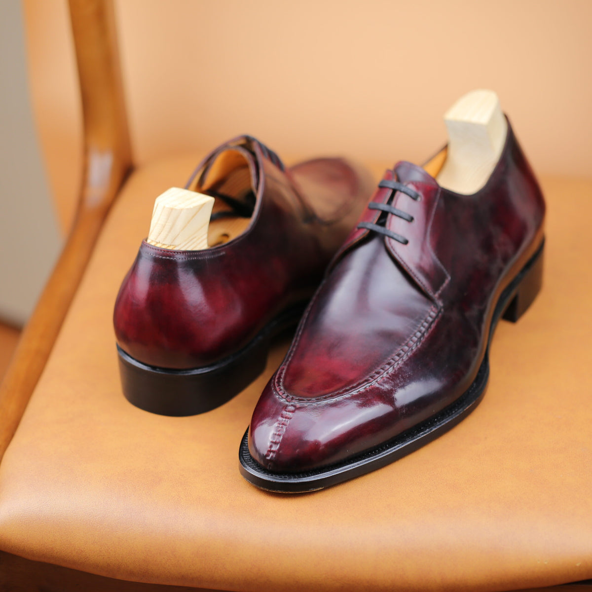 Burgundy 3 eyelets split toe derby