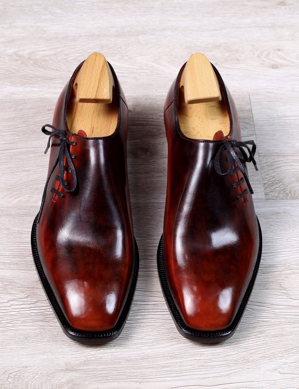 The Ember – Wholecut Side-Lacing Oxford in French Calf