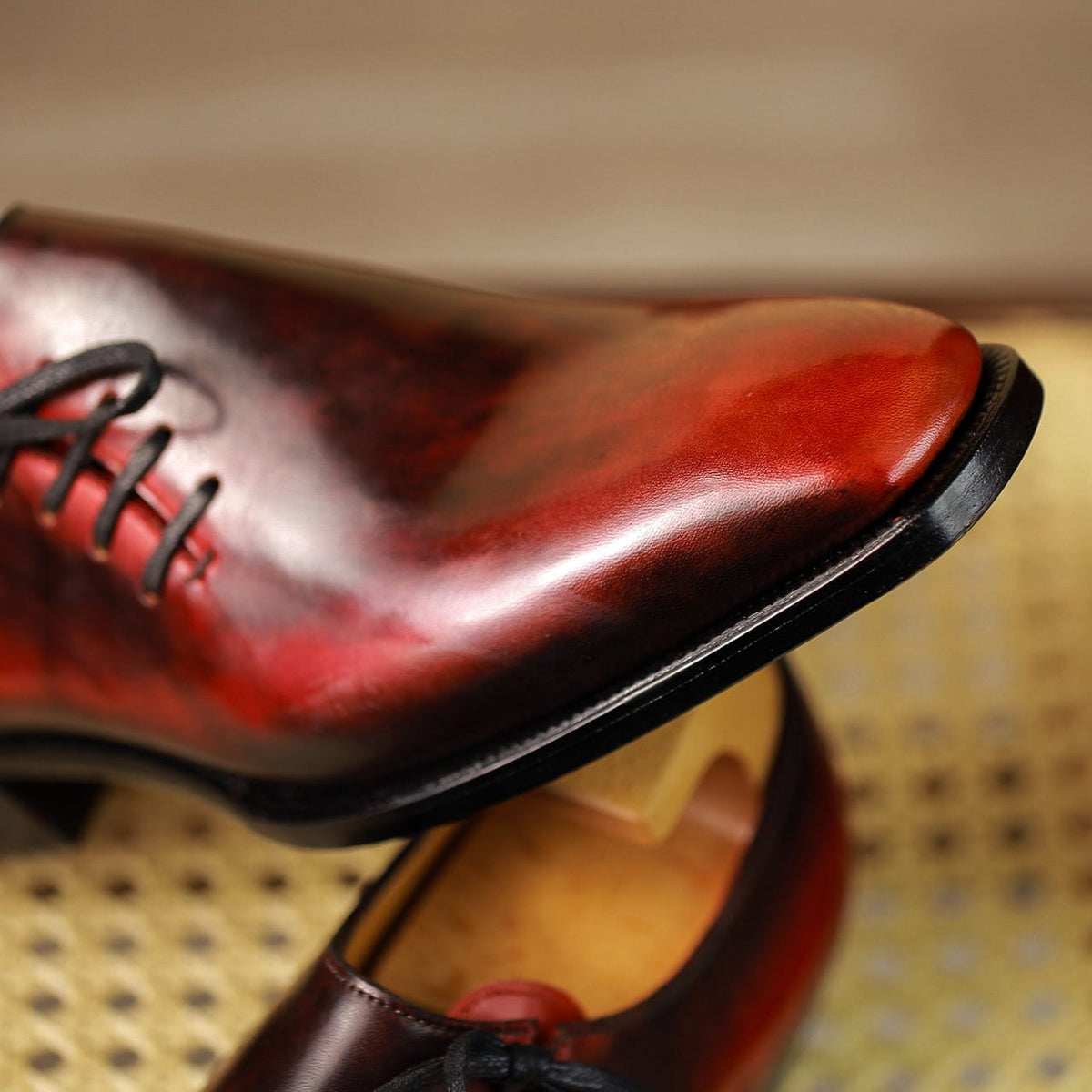 The Ember – Wholecut Side-Lacing Oxford in French Calf