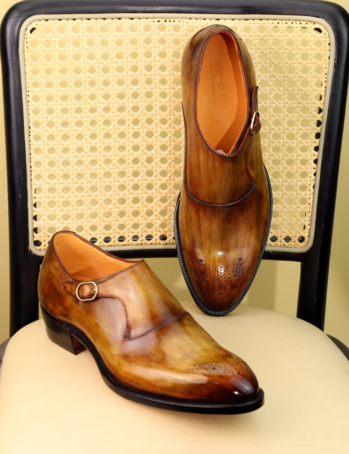 AKI – Single Monk Strap on Chisel Almond Last
