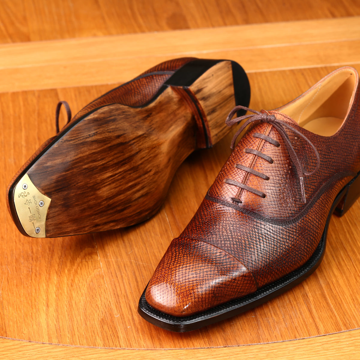 Folded Captoe Oxford
