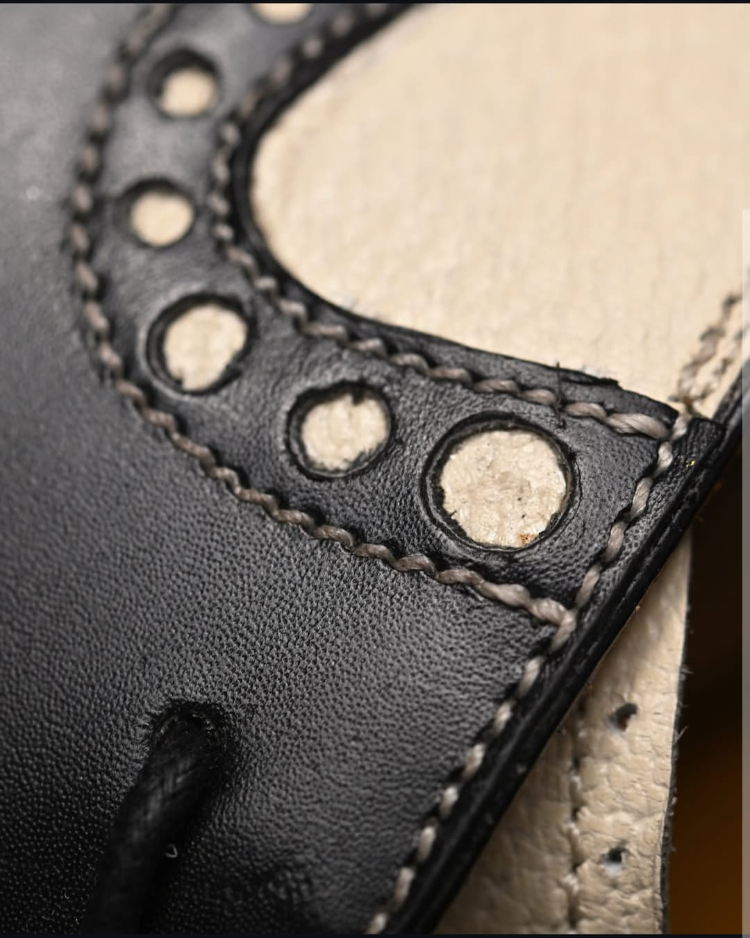 Black & Cream Wingtip Brogue Formal Shoes for Men | Pellevista