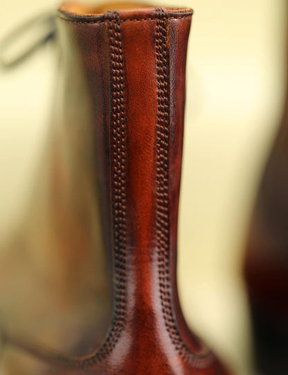 Vintage Boots Model – Amber Vintage Patina